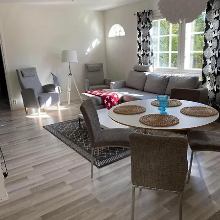 Paritalohuoneisto Laehellae Joulupukin Pajakylaeae Apartment Rovaniemi