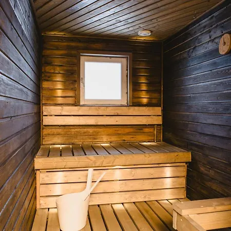 Paritalohuoneisto Laehellae Joulupukin Pajakylaeae Apartment *