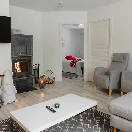 Paritalohuoneisto Laehellae Joulupukin Pajakylaeae