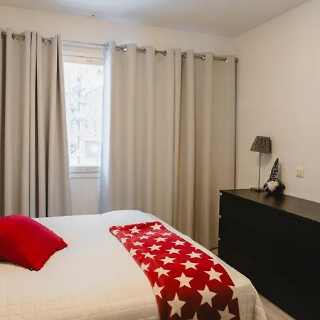 Paritalohuoneisto Laehellae Joulupukin Pajakylaeae *